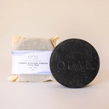 Load image into Gallery viewer, Shampoo Sólido de Carbón Activado y Tea Tree (Detox)
