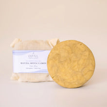 Load image into Gallery viewer, Shampoo Sólido de Matcha, Menta y Limón Hand Made
